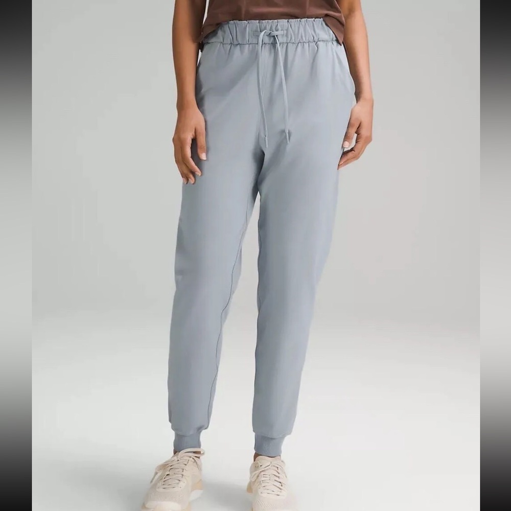 Lululemon Stretch High-Rise Jogger Size: 6